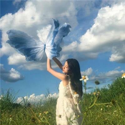 当红小花又出大瓜：与前任深夜同框，经纪人连夜公关，一个月